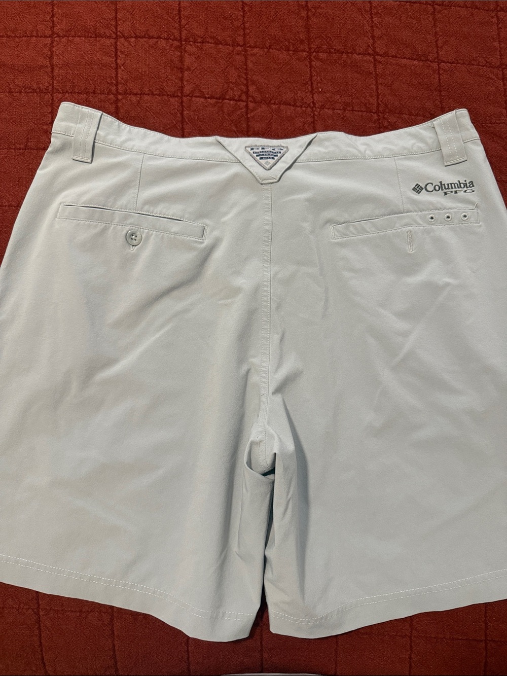 Columbia Men’s Light Gray Outdoor Hybrid Shorts - Picture 2 of 6